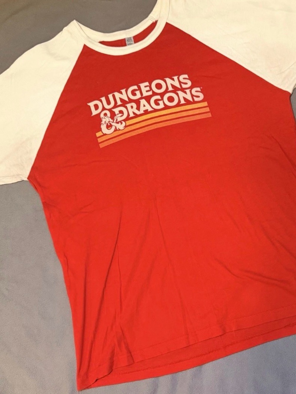 Dungeons & Dragons Raglan Tee - Wizards of The Coast - Large